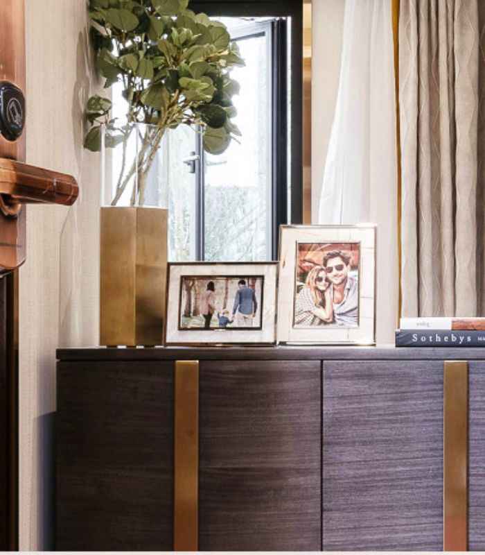 Picture Frame White Shell in Gold Frame 20.4 cm