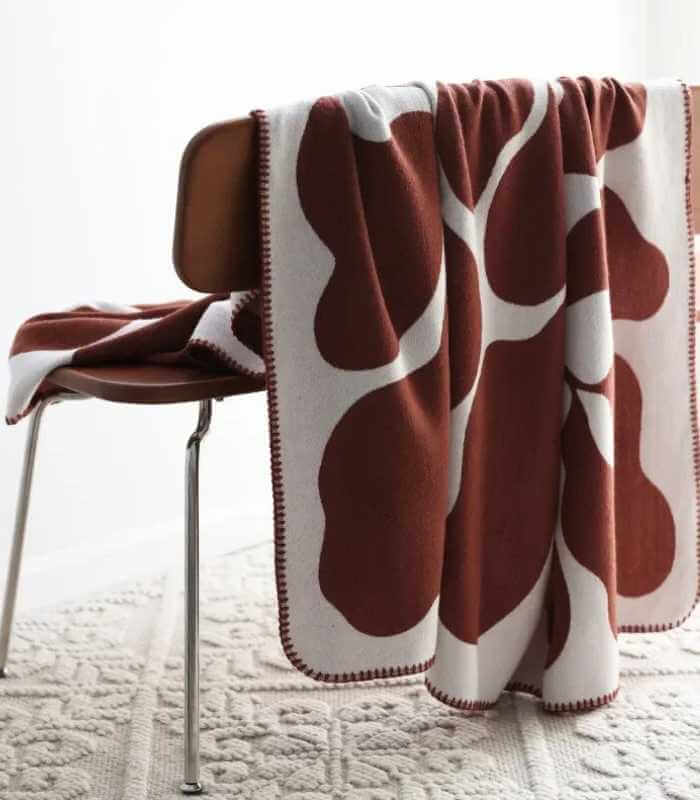 Abstract Leaf Pattern Throw Blanket Bohemian Throw Blanket Knitted 130x180 cm Red & White