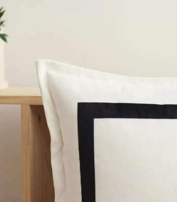 Set of 2 Pcs Elegant Square Velvet Cushion Covers 45x45 cm