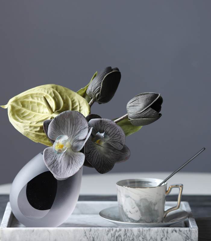 Decorative Crystal Glass Vase Hand-Crafted Crystal Glass Vase in Vibrant Sunset Hues