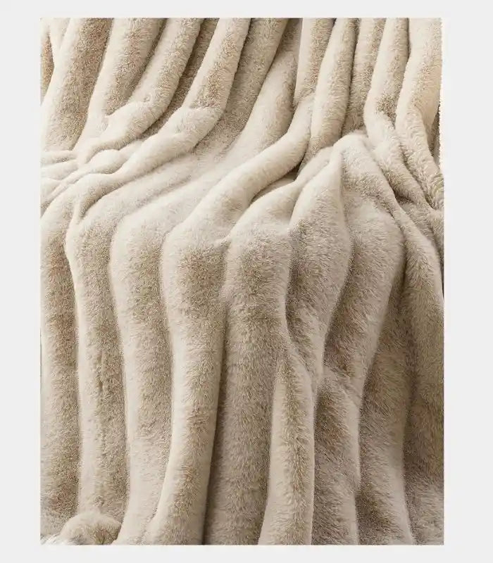 Cloud Faux Fur Throw Blanket – Plush Oversized Design for Sofa and Bed