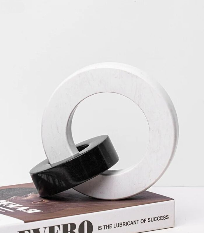 Connection Marble Circle Sculpture Black & White