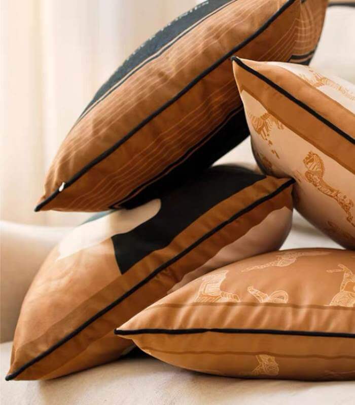 Modern Equestrian Velvet Cushion Cover - Abstract Horse Print Decorative Pillow 45 cm