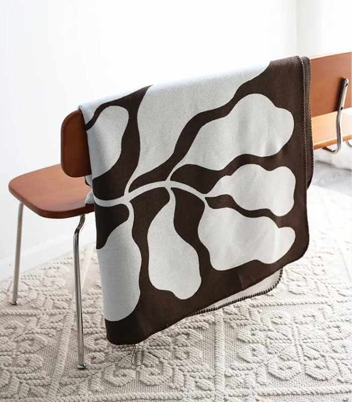 Abstract Leaf Pattern Throw Blanket Bohemian Throw Blanket Knitted  130x180 cm Coffee