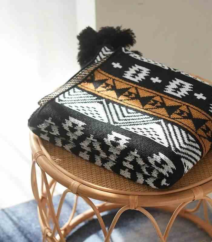 Knitted Throw Blanket Geometric Pattern Boho Style Woven Acrylic 150x200 cm Large