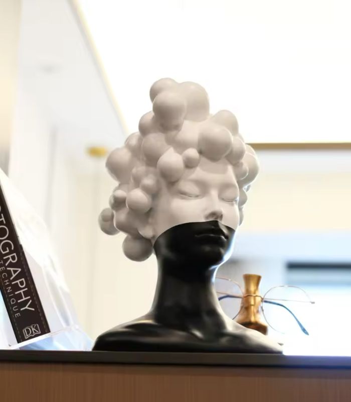 Cloud Mind Sculptures - Abstract Bust Decor for Modern Home Aesthetics 27 cm