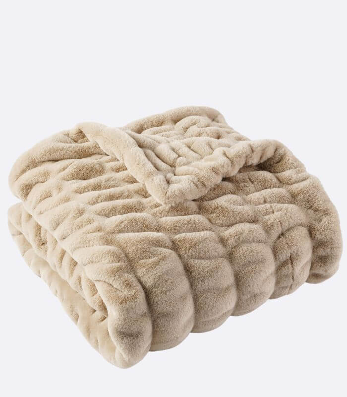 Faux Fur Throw Blanket Luxe Tan Plush and Thick (2 kg)