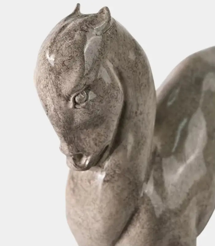 Equestrian Elegance Horse Sculpture – Artisan Resin Décor 31 cm