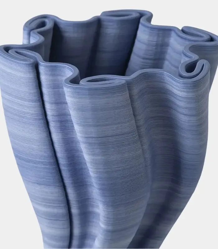 Bellaria Ceramic Vase – Sculptural Twisted Design in Ocean Blue 35 cm