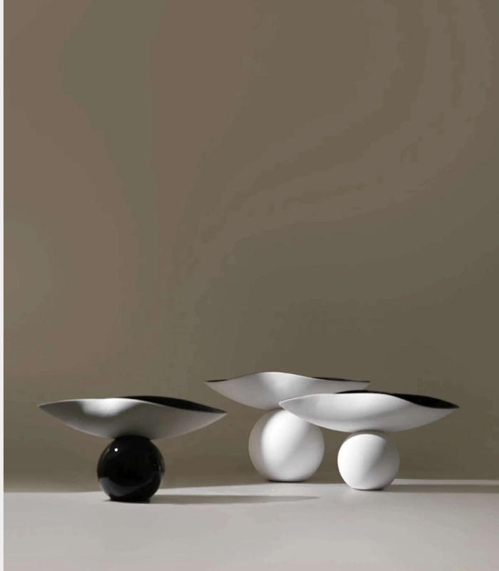Caleen Luxury Floating Sphere Bowl Modern Decorative Centerpiece 38 cm Black & White