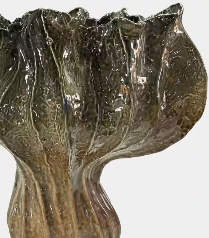 Foglia Handcrafted Ceramic Vase – Glazed Olive Green Leaf-Form Sculptural Vessel 34 cm / 13.4 in
