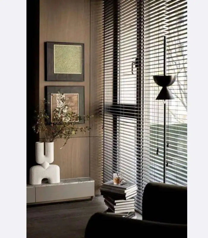 Villa White Ceramic Vase