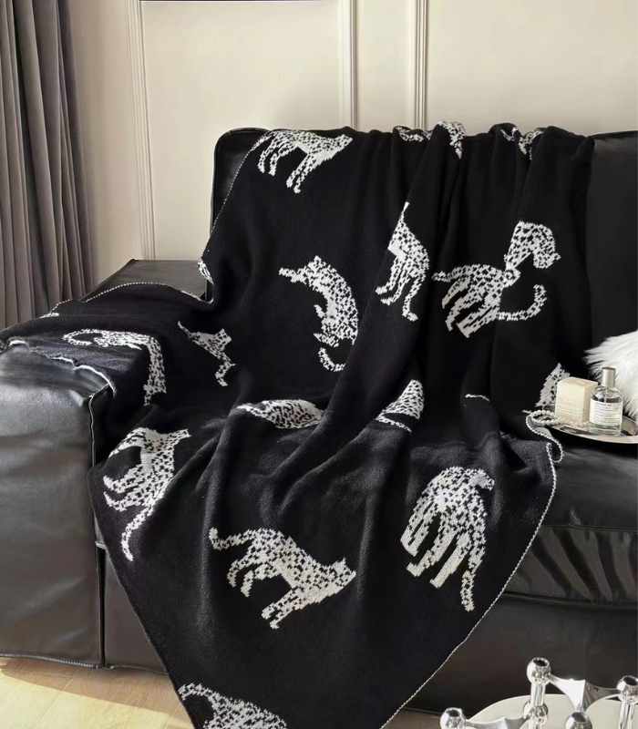 Leopard Blanket Throw Knitted Black & White 1 kg Acrylic