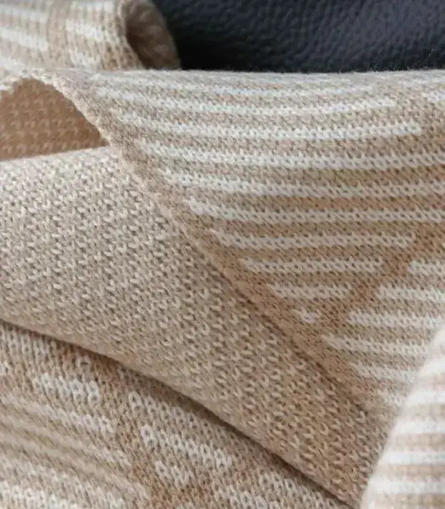 Signature Geometric Textured Throw Blanket | Premium Knit Home Accent 130x180 cm