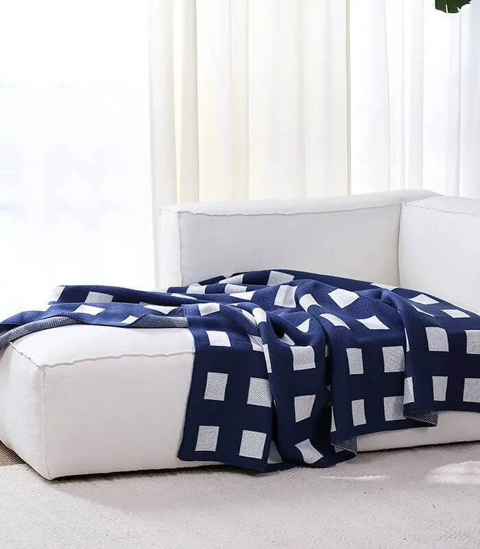 Geometric Knitted Blanket – Soft Throw, 1 kg | 130 x 180 cm (51 x 71 in)