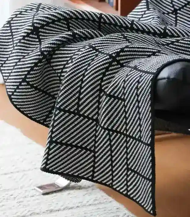 Signature Geometric Textured Throw Blanket | Premium Knit Home Accent 130x180 cm