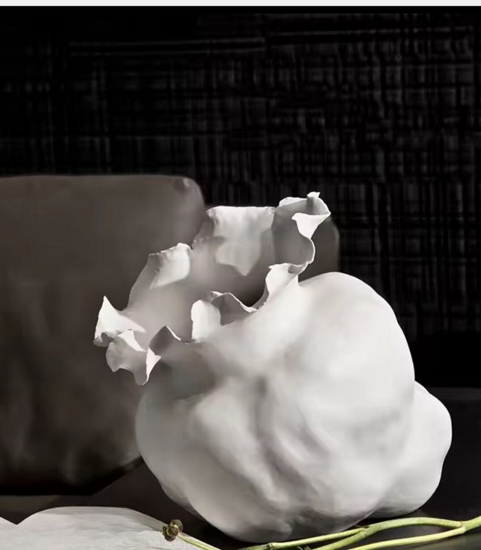 Seraphina Organic Form Ceramic Vase – Sculptural Petal Design 26.5 cm