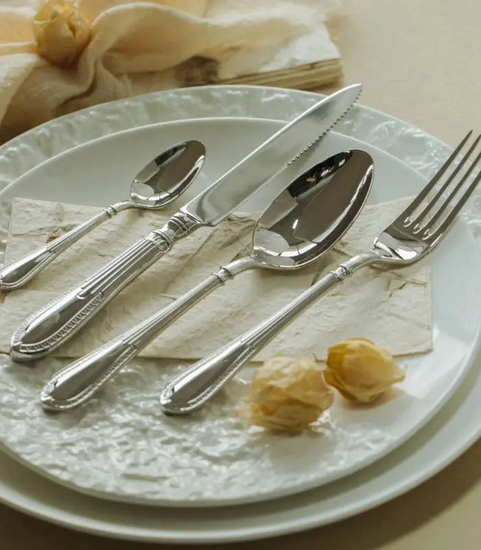 Classic Stainless Steel Flatware Set – 20-Piece Classic Dinnerware Collection