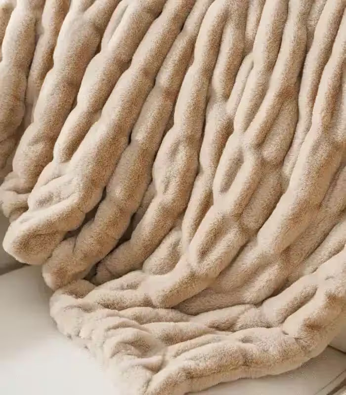Faux Fur Throw Blanket Luxe Tan Plush and Thick (2 kg)