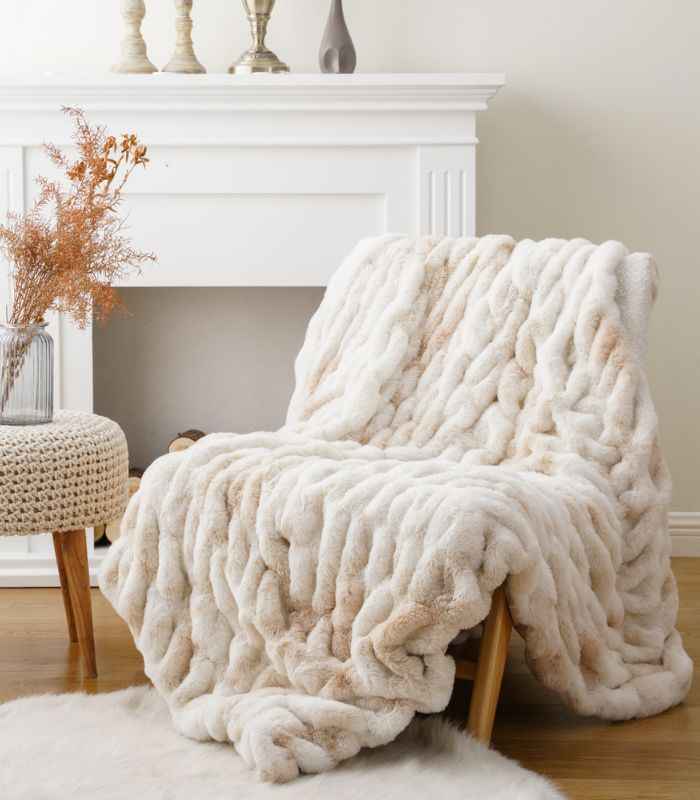 Faux Fur Throw Blanket Luxe Beige Plush and Thick (2 kg) LAST ARISTOCRAT