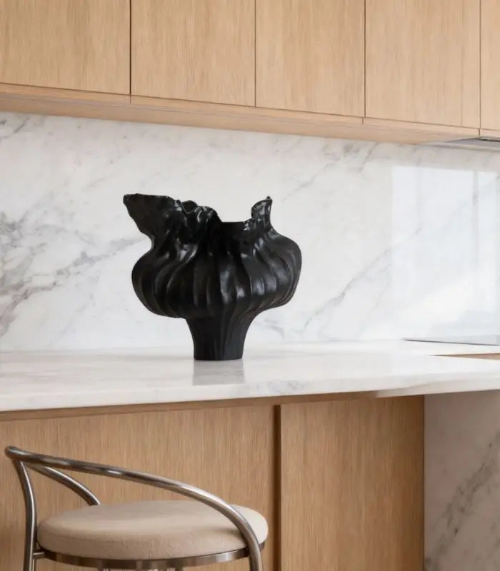 Verdant Ceramic Tabletop Vase – Handcrafted Sculptural Design Black 34 cm
