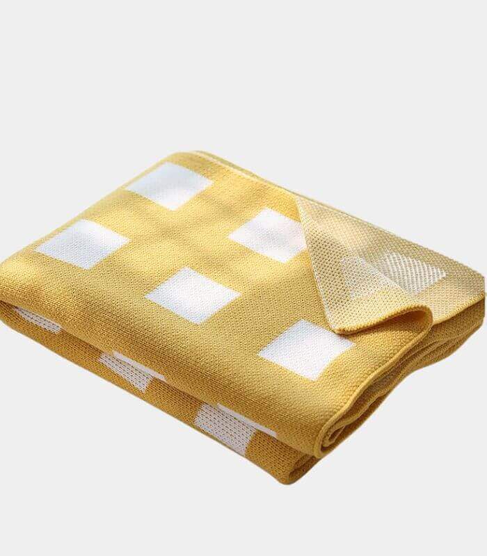Geometric Knitted Blanket – Soft Throw, 1 kg | 130 x 180 cm (51 x 71 in)