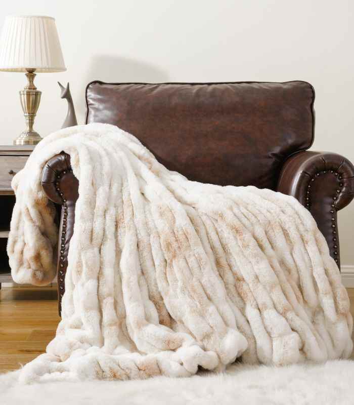 Faux Fur Throw Blanket Luxe Beige Plush and Thick (2 kg) LAST ARISTOCRAT
