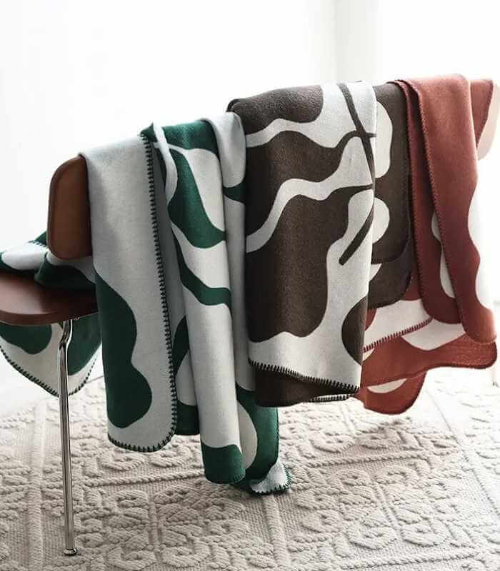 Abstract Leaf Pattern Throw Blanket Bohemian Throw Blanket Knitted 130x180 cm Green & White