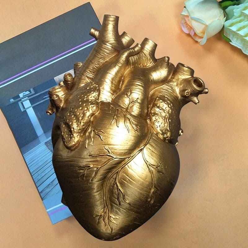 Heart Vase White Resin Gold