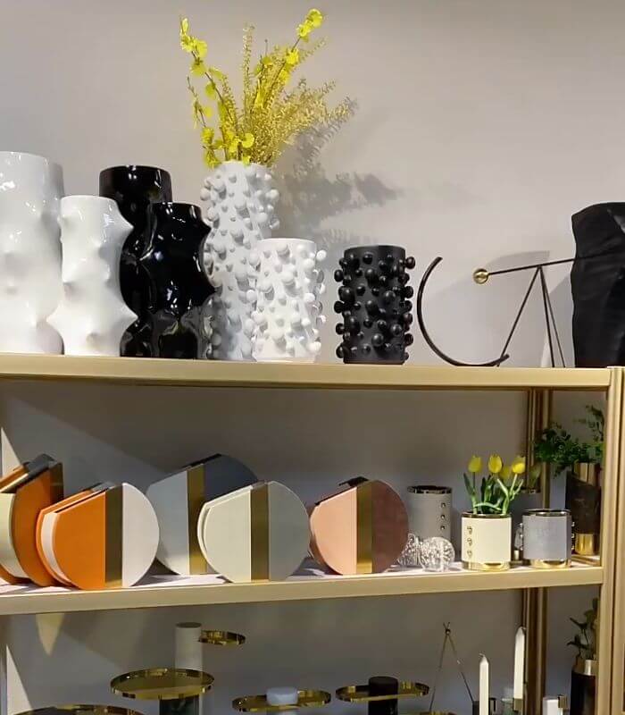 Abstract Resin Decorative Tabletop Vase Emilia White