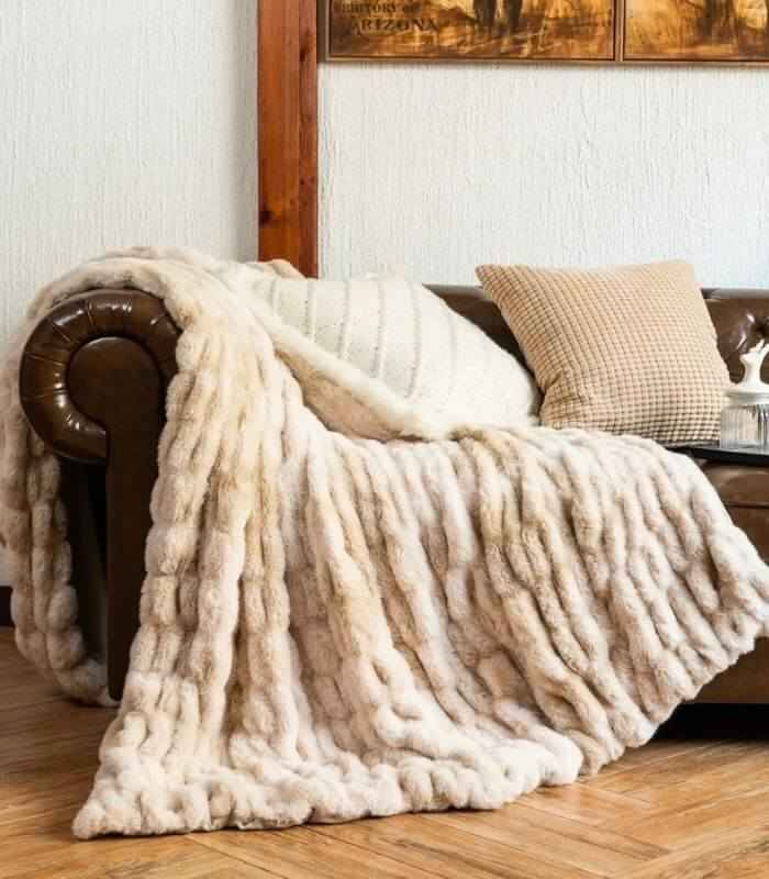Faux Fur Throw Blanket Luxe Beige Plush and Thick (2 kg) LAST ARISTOCRAT