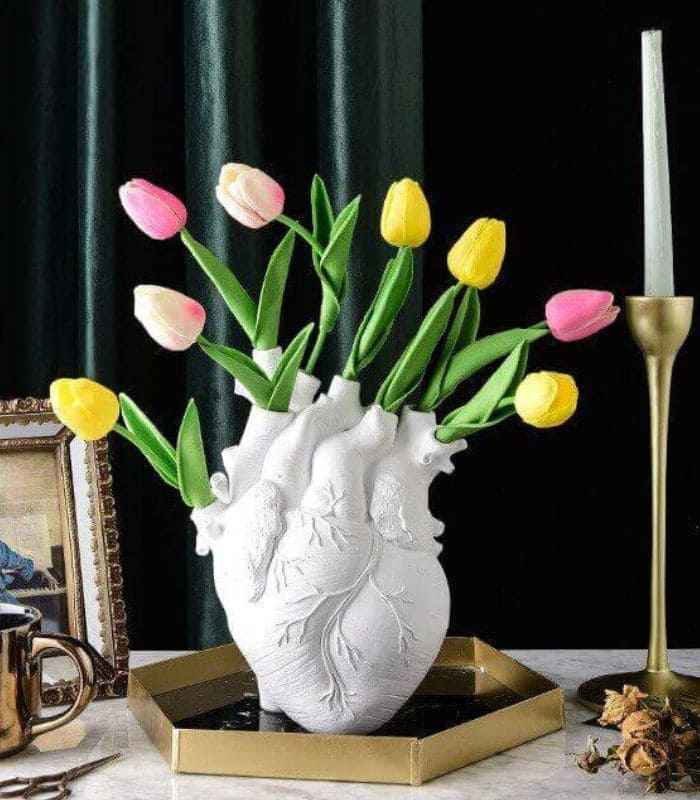 Heart Vase White Resin White