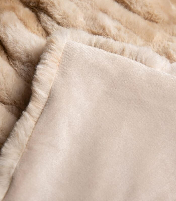 Faux Fur Throw Blanket Luxe Beige Plush and Thick (2 kg) LAST ARISTOCRAT
