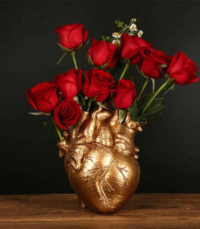 Heart Vase White Resin Gold