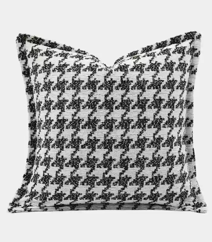 Heritage Houndstooth Cushion Cover – Classic Woven Pattern 45 x 45 cm