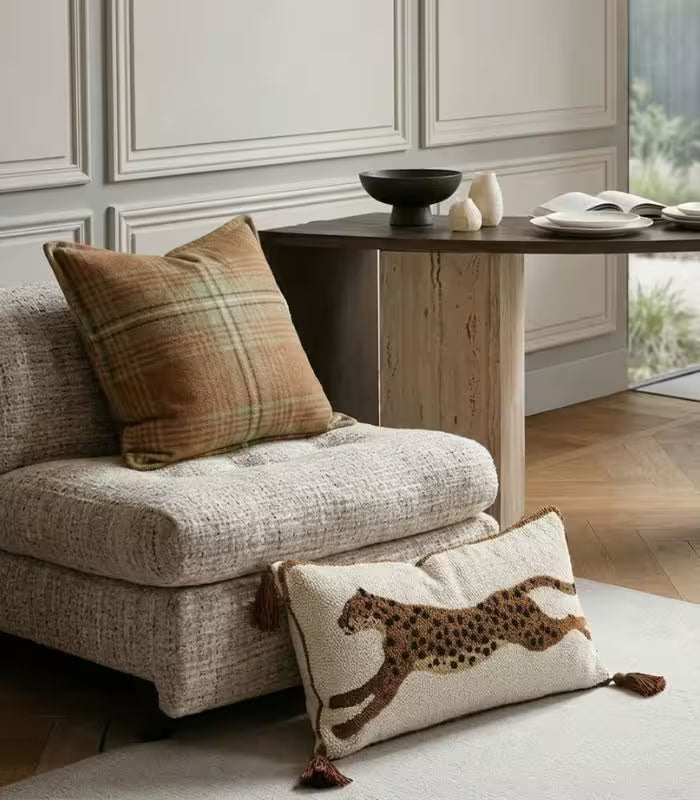 Felino Tufted Plush Cushion Cover – Leopard Pattern in Cream and Brown Black 30x60 cm