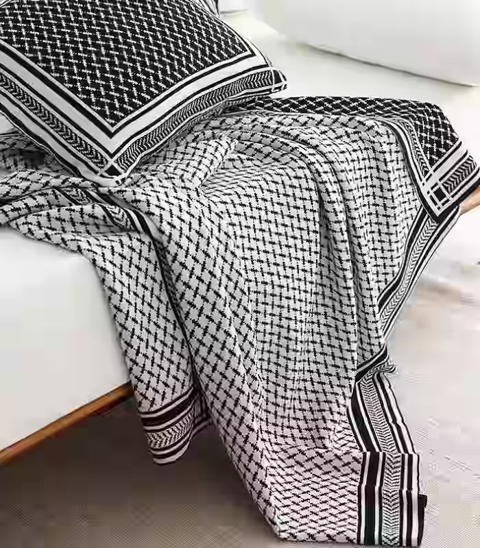 Versatile Reversible Throw Blanket - Cozy & Stylish Black & White Knitted