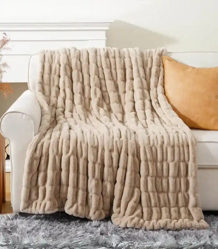 Faux Fur Throw Blanket Luxe Tan Plush and Thick (2 kg)