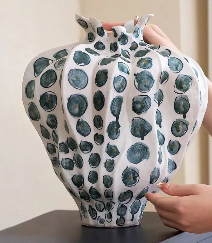 Augusta Ceramic Vase – Hand-Painted Spotted Design 29x22 cm