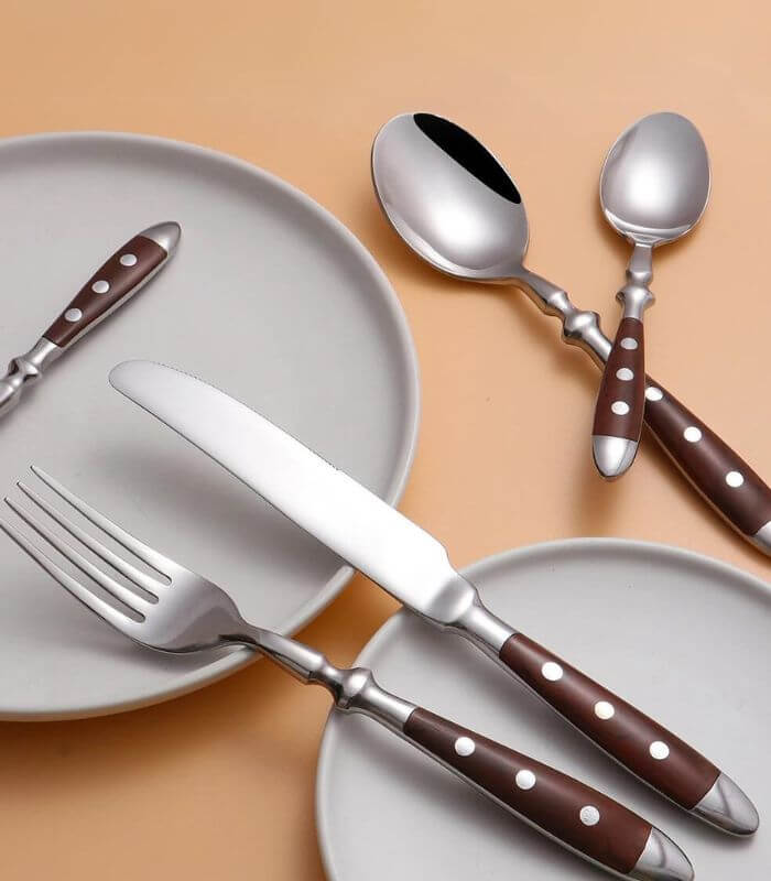 24pcs Cutlery Set Winchester Crest Resin and 18/10 Stainless Steel Set for 6 Brown