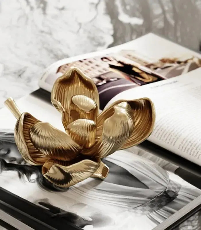 Auretta Magnolia Blossom Sculpture – Cast Metal Botanical Art Object 15 cm (5.91 in)