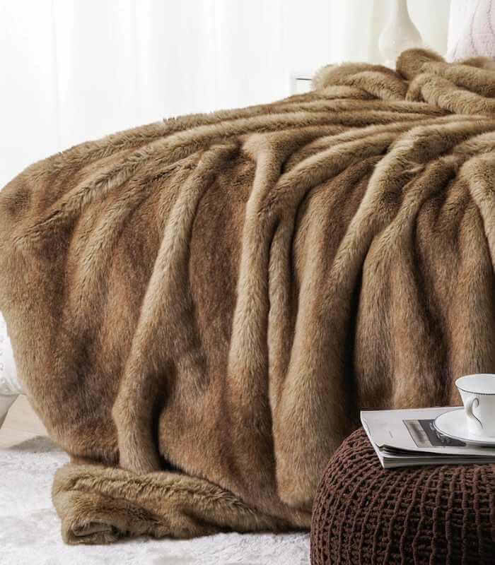 Faux Fur Blanket Light Brown Caramel