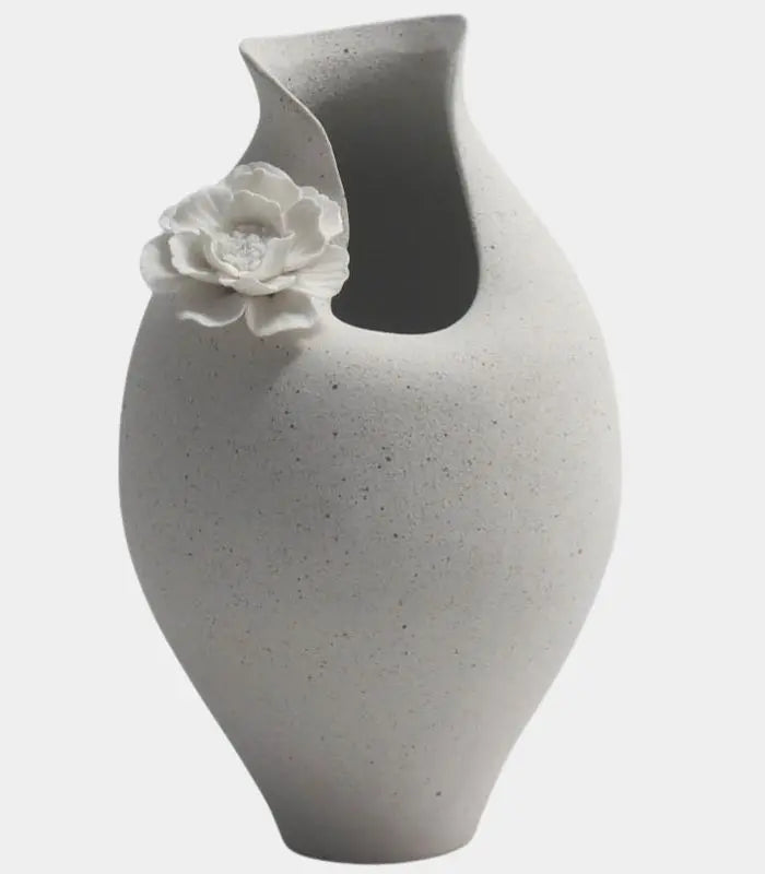 Lacrima Fiore Handcrafted Ceramic Vase – Sculptural Organic Form in Textured Cream 30 cm