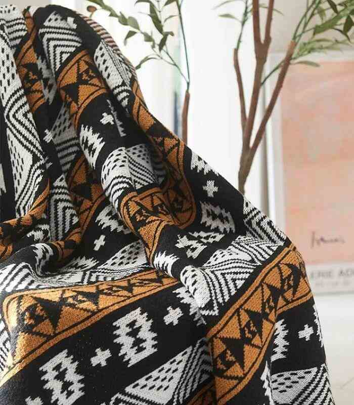 Knitted Throw Blanket Geometric Pattern Boho Style Woven Acrylic 150x200 cm Large