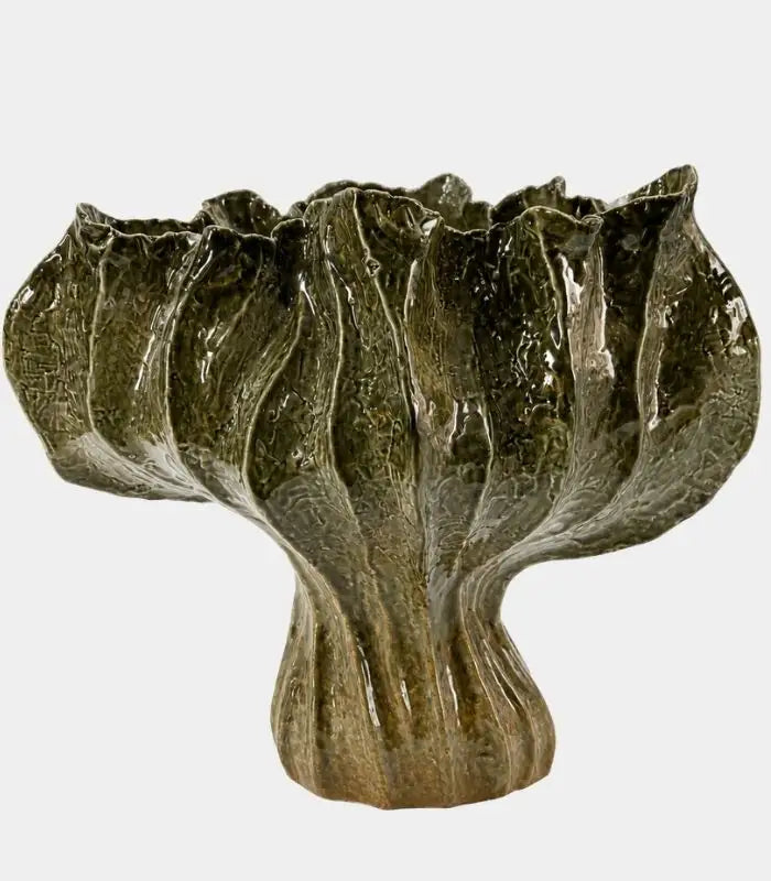 Foglia Handcrafted Ceramic Vase – Glazed Olive Green Leaf-Form Sculptural Vessel 34 cm / 13.4 in