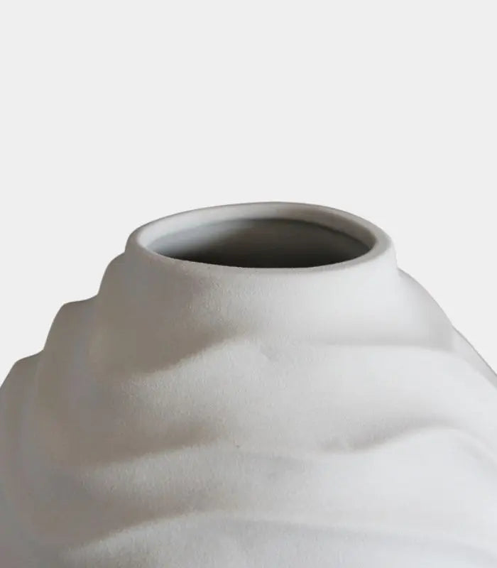 Sculptural Wave Ceramic Vase – Handcrafted Organic Design White