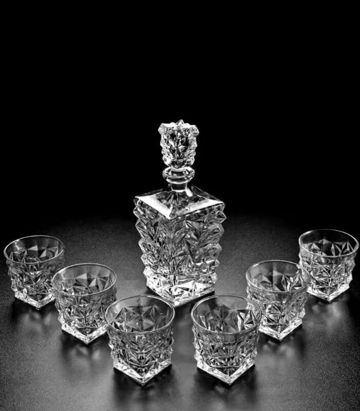 Diamond-Cut Crystal Whiskey Decanter Set with 6 Geometric Tumblers | 750ml Glass Spirits Decanter