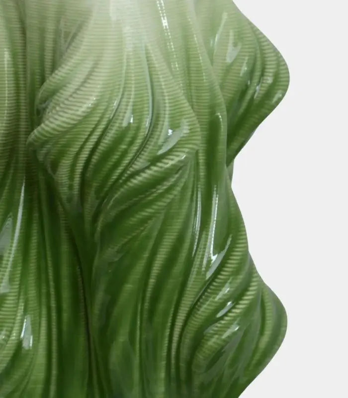 Verdure Élan Ceramic Tabletop Vase – Botanical Relief Design Green 18 cm