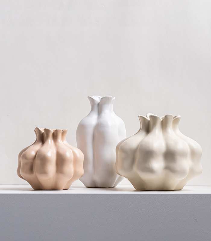 Elegant White Ceramic Pomegranate Vase Sculptural Ceramic Vase 20 x 17.5 cm Soft Off-White