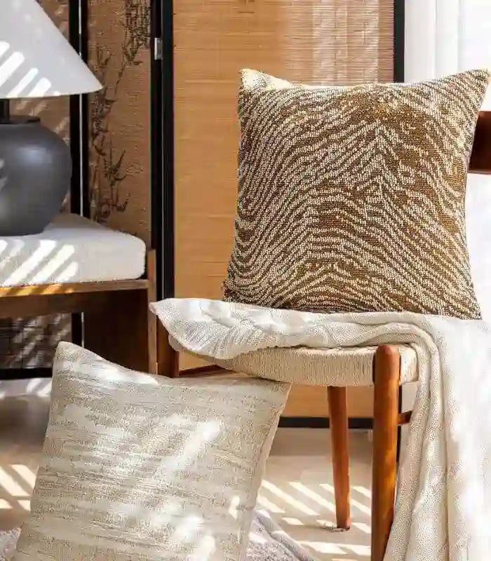Sahara Waves – Geometric Jacquard Cushion Cover 45x45 cm